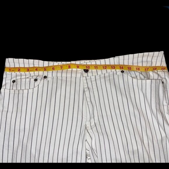 CHAPS Wide-Leg Capris  - Picture 2 of 4